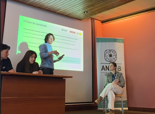 {53F3FFEA-9E33-4BDD-8DC9-950DA4F9D9F9}